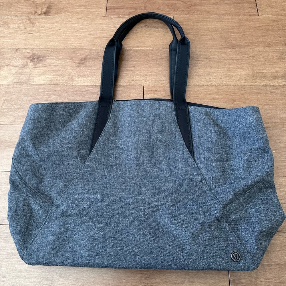 Lululemon Tote bag